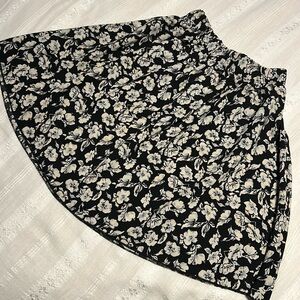 Ladies Miss Daisy Pull-on Black Floral Skirt
